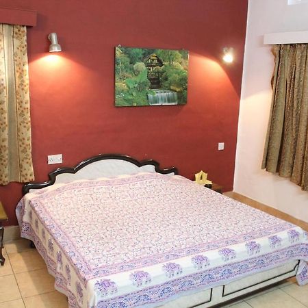 Lakshmi Guest House Dehradun Esterno foto