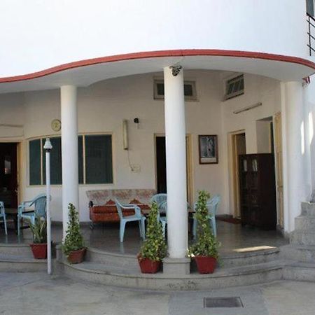 Lakshmi Guest House Dehradun Esterno foto